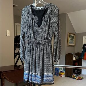 Max Studio Black and Blue Geometric Long Sleeve Dress